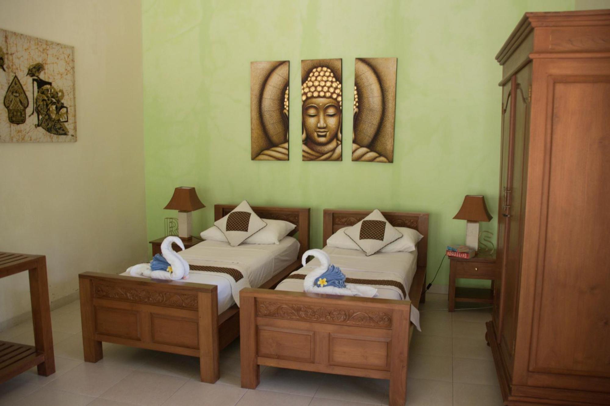 Guesthouse Rumah Senang Kalibaru Exteriér fotografie