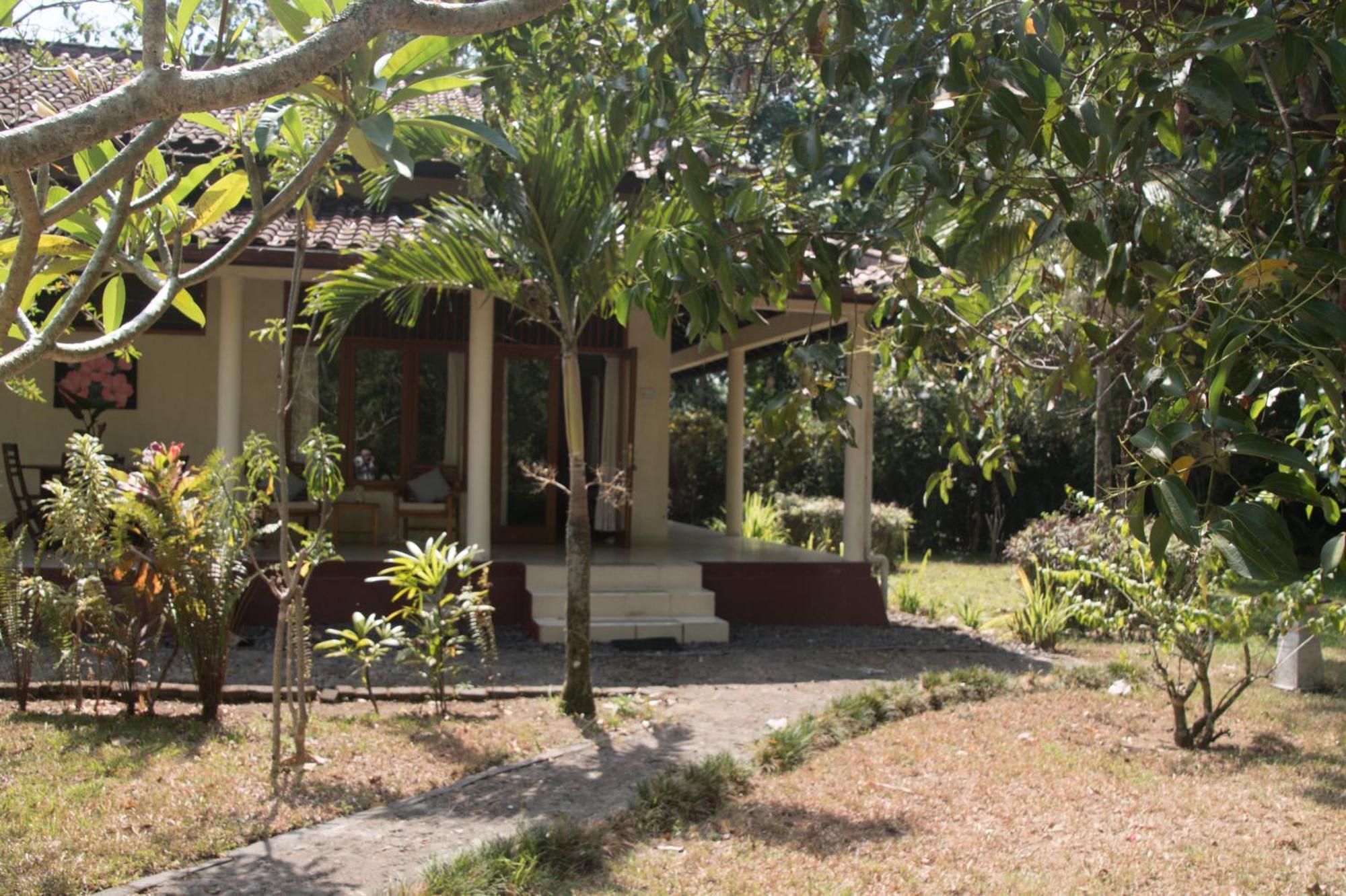 Guesthouse Rumah Senang Kalibaru Exteriér fotografie