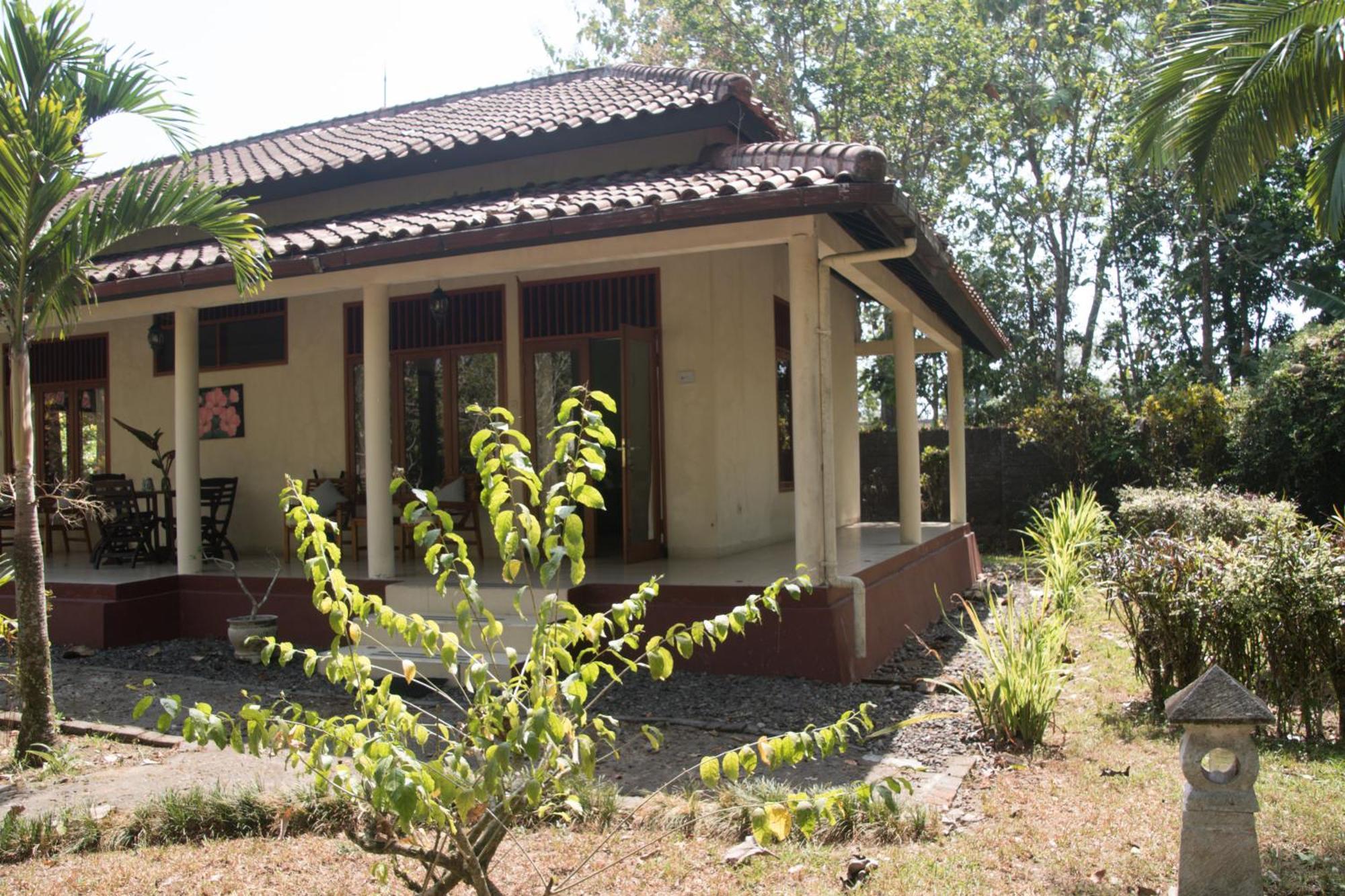 Guesthouse Rumah Senang Kalibaru Exteriér fotografie