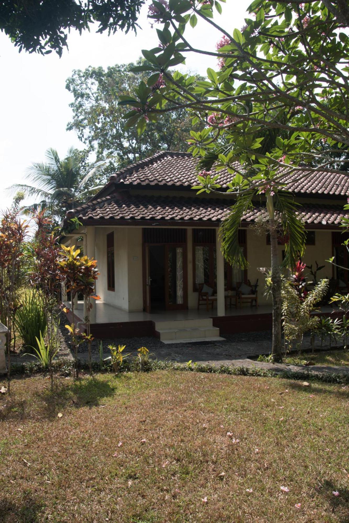 Guesthouse Rumah Senang Kalibaru Exteriér fotografie