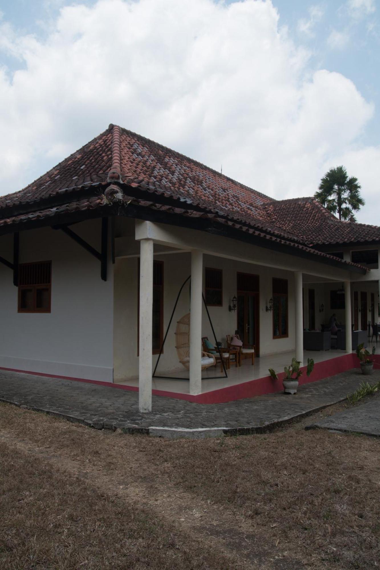 Guesthouse Rumah Senang Kalibaru Exteriér fotografie