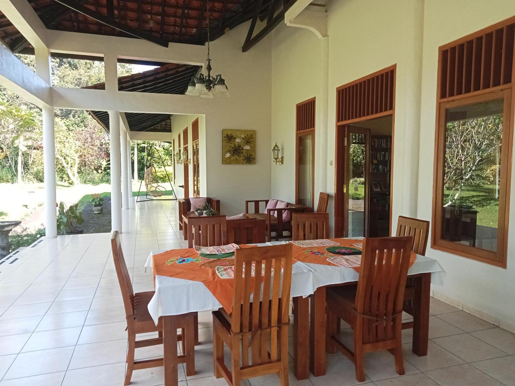 Guesthouse Rumah Senang Kalibaru Exteriér fotografie