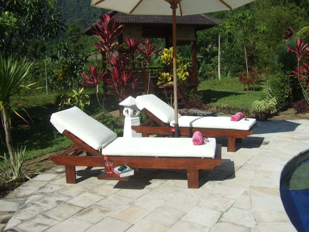 Guesthouse Rumah Senang Kalibaru Exteriér fotografie