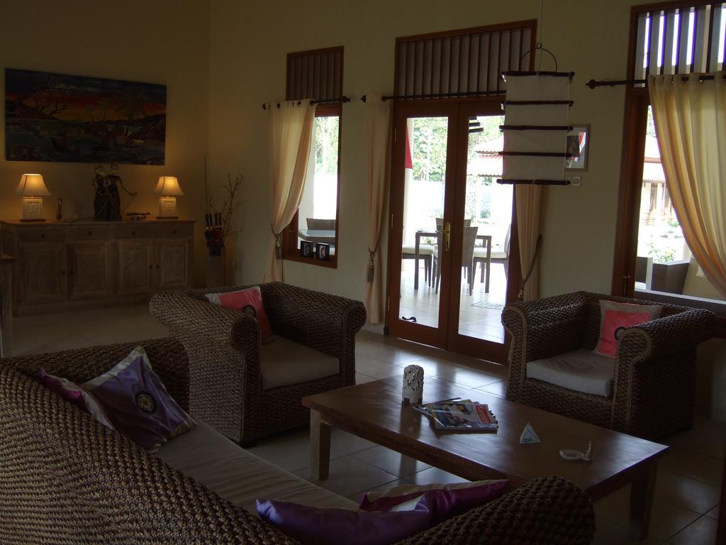Guesthouse Rumah Senang Kalibaru Exteriér fotografie